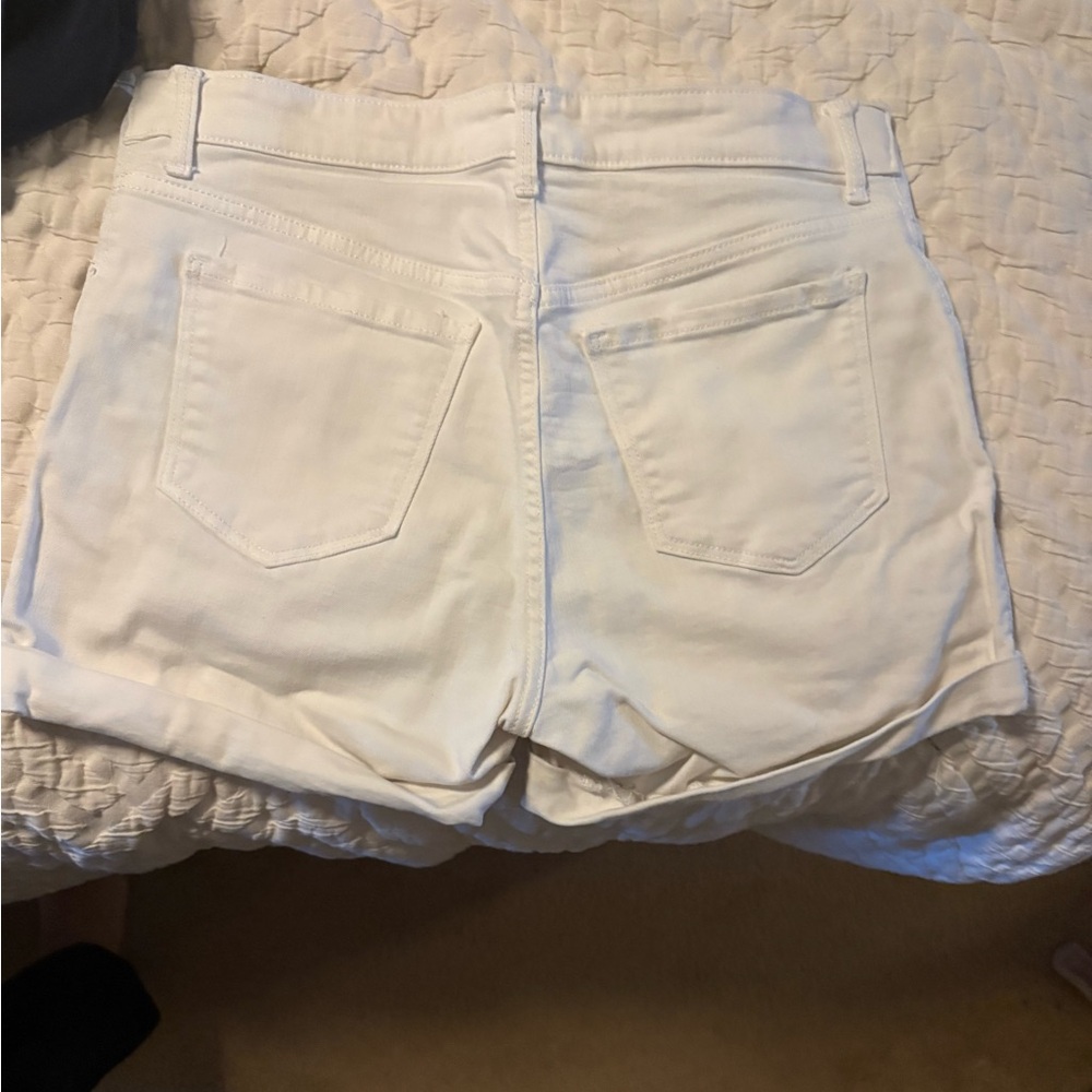 Maternity white shorts, Stretchy built-in waistband included. Old Navy Size 8